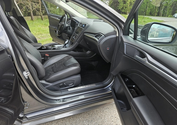 Ford Mondeo cena 56900 przebieg: 240000, rok produkcji 2015 z Sulejówek małe 781